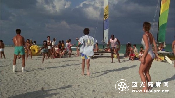 警察学校5:迈阿密之旅 Police.Academy.5.Assignment.Miami.Beach.1988.1080p.BluRay.x264-HD4U 6.61GB-7.png
