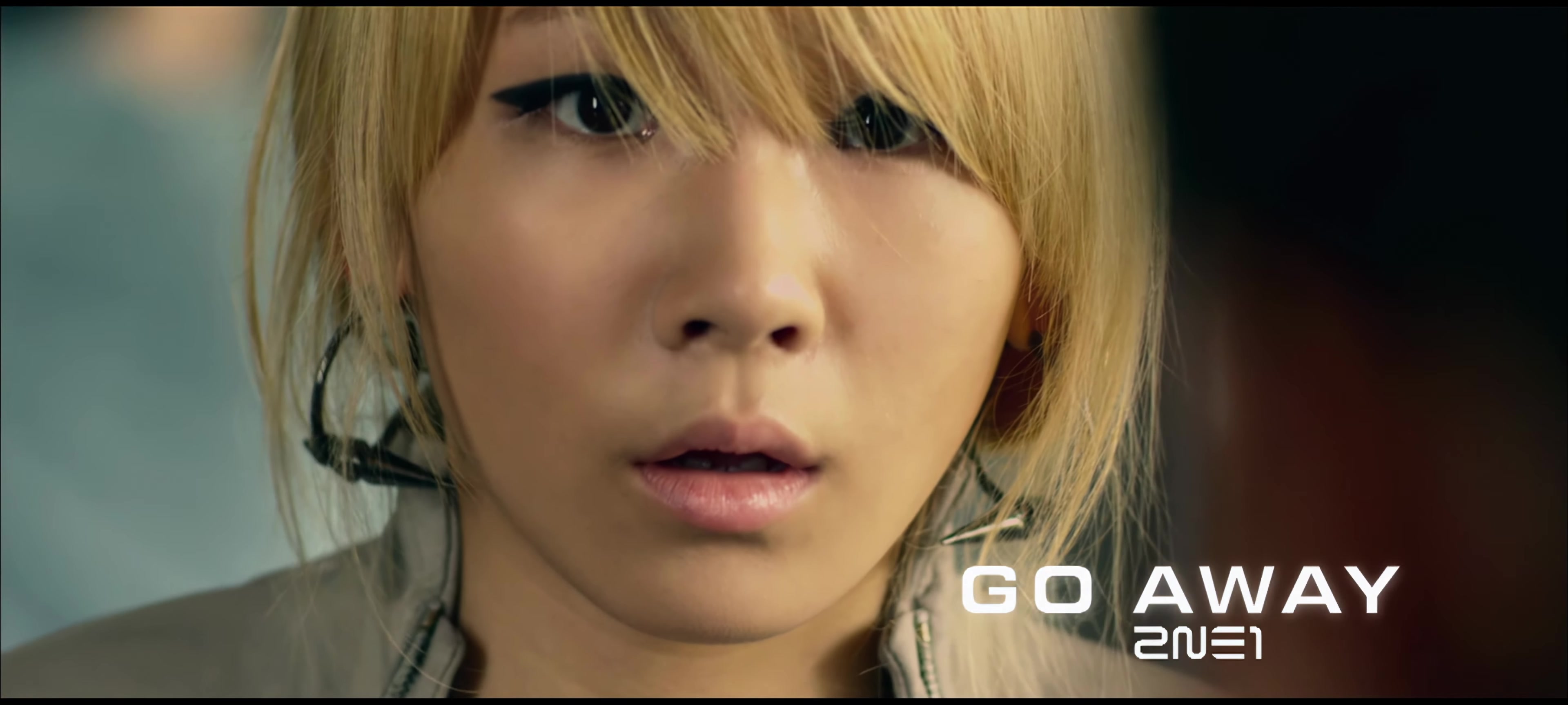 真4K60帧韩国女团2Ne1《Go away》MV版
